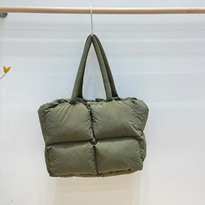 Sac fourre-tout matelassé, sac à bandoulière matelassé, grande capacité, sac de shopping décontracté, sac de voyage unisexe - Product Image 2