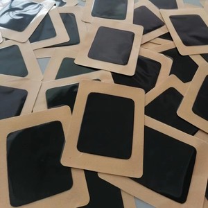 Parche de yeso negro tradicional hecho a mano con aceite de sésamo, adecuado para vértebras cervicales, lumbares y de rodilla, así como para la membrana sinovial. - Product Image 1