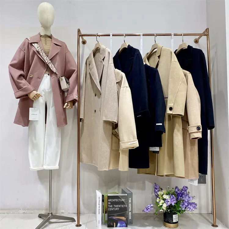 Etiqueta de corte para mujeres coreanas, abrigo de nailon de doble cara, productos de inventario, venta al por mayor