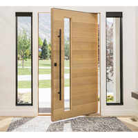 Porte pivotante en bois avec imposte latérale, design moderne et luxueux pour villa, entrée principale