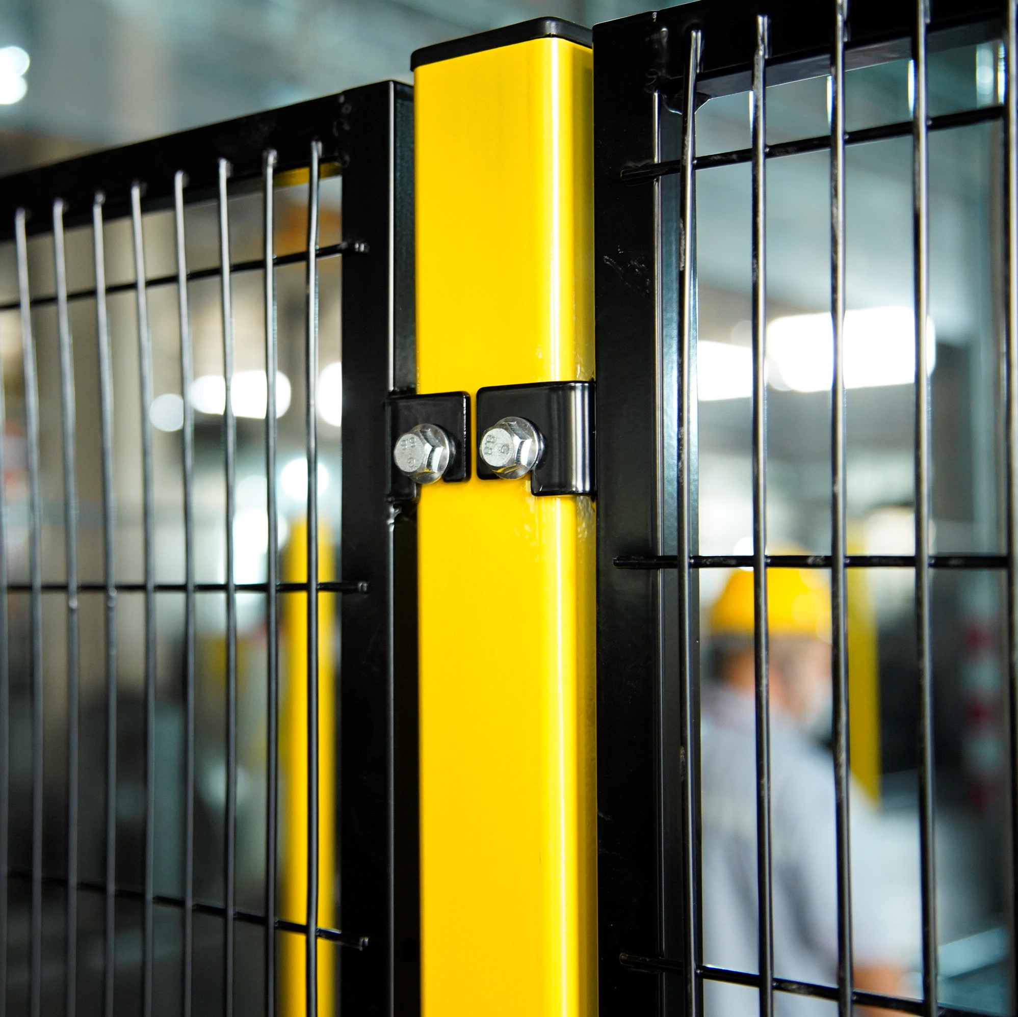 Poste Amarillo y Panel Negro