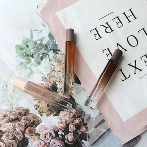 8ml Top vendita di alta qualità rotolo di profumo sulla <span class=keywords><strong>bottiglia</strong></span> lungo quadrato di profumo <span class=keywords><strong>olio</strong></span> essenziale palla di vetro rosa caffè <span class=keywords><strong>bottiglia</strong></span> <span class=keywords><strong>vuota</strong></span> - Product Image 4
