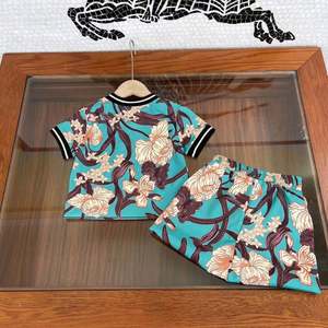 Ensemble imprimé de vêtements pour enfants de créateur, T-shirt à manches courtes et short pour garçons et enfants, ensemble deux pièces, tenue décontractée de plage - Product Image 2