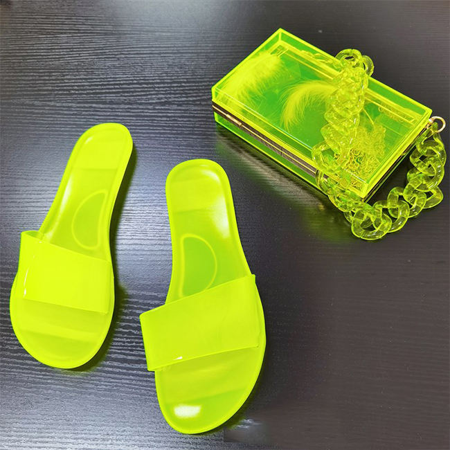 สีเหลือง