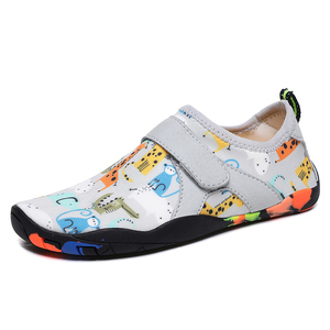 Cómodos niños niñas descalzos playa zapatos de agua de secado rápido punta cerrada deportes acuáticos Sandalias Niño <span class=keywords><strong>piscina</strong></span> nadar niños Aqua zapatos - Product Image 1