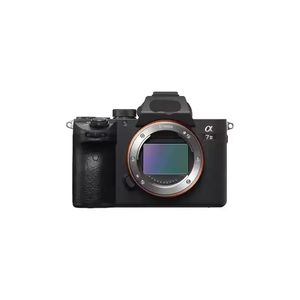Oferta: Cámara sin Espejo Alpha A7 III (ILCEM3K/<span class=keywords><strong>B</strong></span>) Full-Frame con Lente de 28-70 mm y Pantalla LCD de 3 Pulgadas, Nueva en Stock - Product Image 3