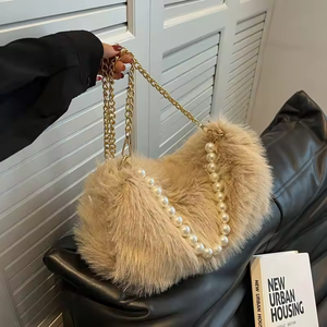 Bolsos de mano de felpa para mujer, elegantes y modernos, con cadena de perlas, informales, de felpa, de color sólido, para dama. - Product Image 2