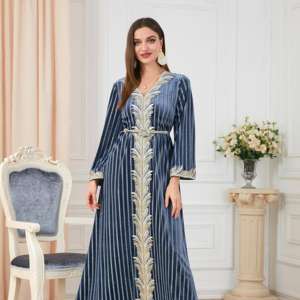 Elegantes Abayas Largas Hasta el Suelo para Mujeres Musulmanas con Tela de Polietersulfona Antiarrugas y Estampado Floral - Product Image 3