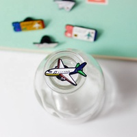 Mini avion délicat émail broche belle personnalisé en alliage de zinc badge mode nickelé épinglette