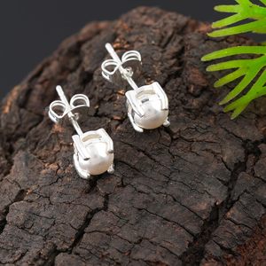 Pendientes de Perlas Naturales Redondas con Engaste de Garra Blanca para Mujer, Uso Diario - Product Image 3