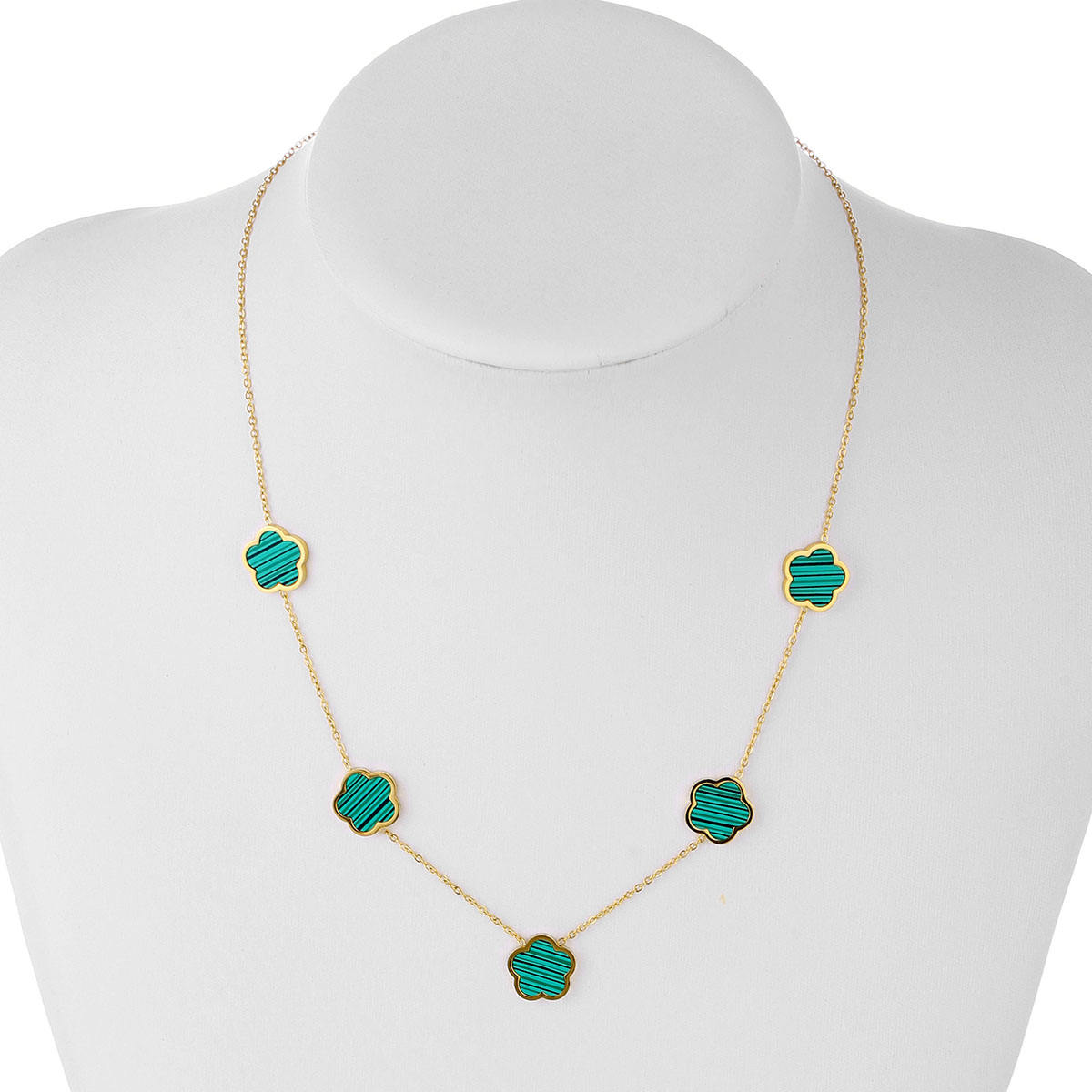 สีเขียว