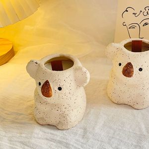 Velas hechas a mano de cera de lujo de cerámica de Koala lindo superventas en tarro de cerámica velas aromáticas mechas de madera <span class=keywords><strong>vela</strong></span> perfumada - Product Image 2