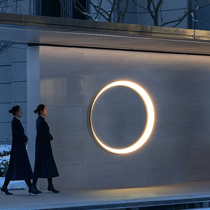 モダンなLEDサークルラウンドリングムーンシーリングウォールライトを豊かにする - Product Image 1