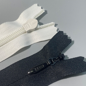 Sẵn Sàng Để Tàu Tùy Chỉnh 3 #4 #5 # Nước Dropper Dây Kéo Vải Băng <span class=keywords><strong>Nylon</strong></span> Răng Đóng End 5CC YKK Vô Hình Dây Kéo - Product Image 3