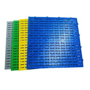 Dalles de <span class=keywords><strong>sol</strong></span> en vinyle plastique autobloquantes antidérapantes et résistantes sont utilisées pour le lavage de voitures dans le garage. - Product Image 1