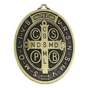 Medalla de <span class=keywords><strong>San</strong></span> <span class=keywords><strong>Benito</strong></span> de Doble Cara Ovalada en Bronce Antiguo de 81 mm - Product Image 1