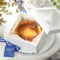 Caja de Embalaje de Cartón para Postres Personalizada con Impresión a Cuatro Colores y Logotipo en Lámina Dorada, Caja para Pastel con Ventanas de PET