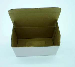 Cajas de Embalaje Rectangulares Blancas Ecológicas, Reutilizables, Portátiles, Autoarmables y Personalizables de Alta Calidad con Cintas y Troqueles - Product Image 4