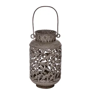 北欧风格仿古生锈金属灯笼和烛台手工钢和铁，用于家庭复活节圣诞花园装饰