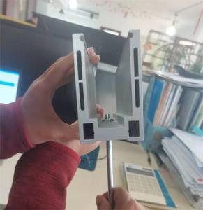 Cơ sở nhôm gắn dưới cùng và đường ray trên cùng với hàng rào lan can kính cường lực - Product Image 5