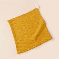 Serviette carrée douce pour bébé avec sangle de suspension, double couche en mousseline, mouchoir en gaze pour le visage