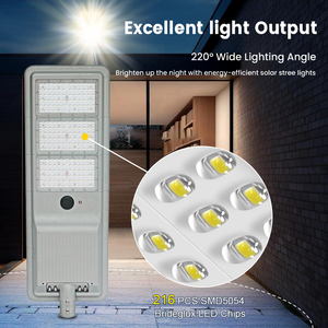 Lampione Solare LED 300W/400W/500W Impermeabile IP65 con Batteria LiFePO4 e Controllo Luce Diurna per Uso Stradale ed Esterno - Product Image 3