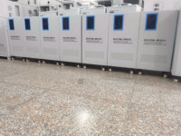 Stabilisateur automatique triphasé haute précision ETP TNS 50 kVA avec affichage LED et protection contre les courts-circuits pour alimentations industrielles