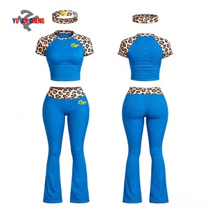 Conjunto de Dos Piezas con Estampado de Leopardo Personalizado para Mujer, Camiseta con Estampado de Guepardo y Pantalones Acampanados con Cintura Plegable y Diadema, Conjunto de Verano para Mujer - Product Image 3
