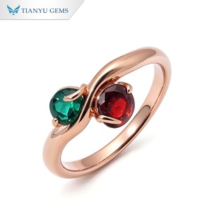 Anello in Oro Rosa 18k <span class=keywords><strong>con</strong></span> Smeraldo a Goccia <span class=keywords><strong>e</strong></span> Rubino Rotondo, Fascia Intrecciata, Personalizzato da Tianyu Gems - Product Image 2