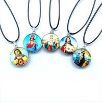 Pendentif rond en verre à breloques, bijoux de Figure de jésus Photo catholique Maria, collier à motif coloré, cadeau en cristal de 25 mm