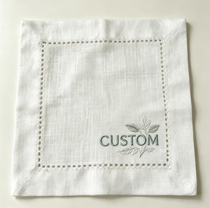 Serviettes en tissu de coton et lin brodées avec monogramme, monogramme à lettre unique, linge de table, serviettes en tissu, cadeau de mariage personnalisé - Product Image 1