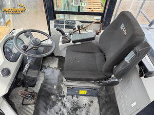 لودر عجلات مستعمل طراز SEM 655F مع محرك كاتربيلر ونظام هيدروليكي عالي الكفاءة وحمولة مقدرة 6300 كجم موديل 2023 - Product Image 4