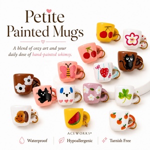 แก้วมัคเพ้นท์ลายขนาดเล็ก |   จี้แก้วกาแฟเคลือบทอง 18K PVD สแตนเลสสตีล พร้อมลายเพ้นท์เคลือบสี |   กันน้ำ ไม่หมองคล้ำ - Product Image 1
