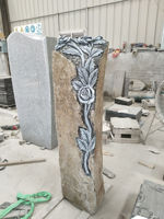 Pierre tombale antique en granit sculpté de conception moderne avec une rose pour les cimetières, les tombes et les monuments
