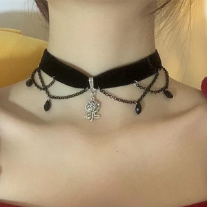 Collana con Ciondolo a Forma di Rosa Retrò per Donne, Romantica Collana Classica con Cuore, Gioielli per Feste, Regalo per Innamorati - Product Image 3