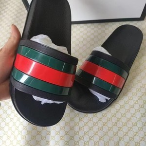 Vente directe du fabricant <span class=keywords><strong>de</strong></span> pantoufles pour hommes <span class=keywords><strong>de</strong></span> haute qualité. Chaussons pour femmes - Product Image 1