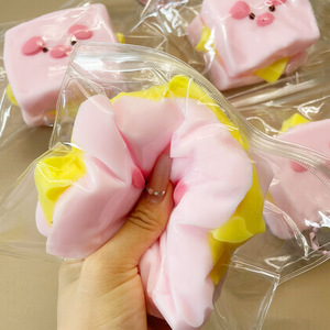 ตุ๊กตาหมูสีชมพูเหมือนจริง ทำจากซิลิโคนเกรดอาหาร สำหรับทุกวัย ของขวัญแสนสุขสำหรับเด็กอายุ 5 ถึง 7 ปี - Product Image 2