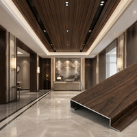 Plafond suspendu commercial en aluminium 6063 à grain de bois, panneau de plafond métallique, direct usine, antirouille, linéaire, pour salle de sport et extérieur