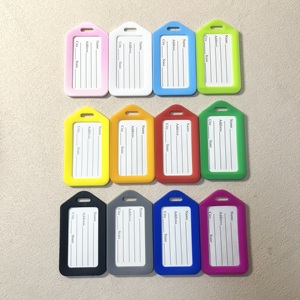 Étiquette de bagage en plastique colorée personnalisée en gros d'usine avec carte insérable en papier inscriptible, étiquette de gestion de clés de voiture avec logo personnalisé - Product Image 1