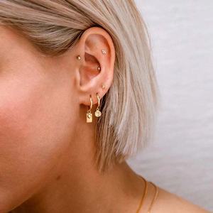 मिल्कशेक टॉप बेच रहे अच्छे गहने-925 18k सोने के न्यूनतम वर्ग सफेद टॉपज़ स्टोन सन पेलेंट ऑक्टागोनल स्टार हूप्स ईयररिंग्स - Product Image 2