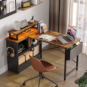 Escritorio en forma de L SENYU con superficie de madera, estructura metálica y estantería con compartimentos de almacenamiento para el hogar, la oficina o el espacio de trabajo. - Product Image 6