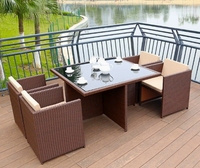 Ensemble de tables et chaises en rotin d'extérieur modernes et durables pour cours, jardins, loisirs, combinaison résistante à l'eau et à la protection solaire, table à thé
