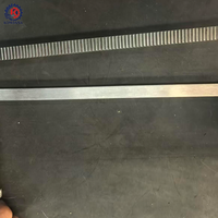 Crémaillère à dents droites en acier de haute précision, traitement de surface par trempage haute fréquence, certifiée ISO9001