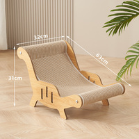 Arbre à chat moderne et écologique avec structure en bois et griffoir en carton ondulé pour usage intérieur