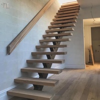 Escalier flottant moderne Tanlong en bois, à marches ouvertes, avec support dissimulé et marches en noyer et chêne