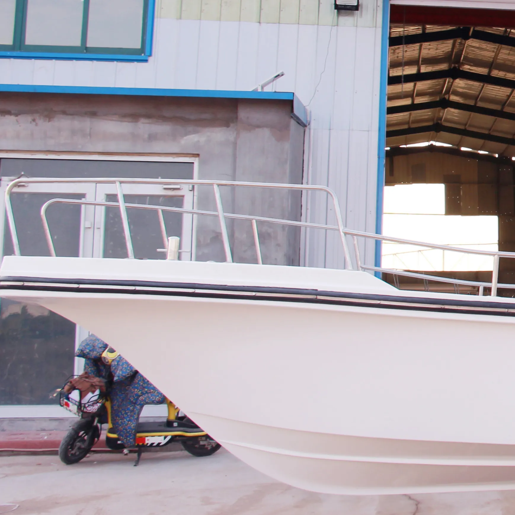 800kg profesyonel üretim kaliteli popüler merkezi konsol balıkçı Panga tekne