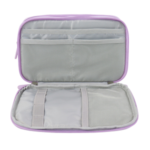 Trousse à crayons violette avec patch ours, sac de papeterie zippé pour l'école et le bureau - Product Image 4