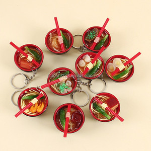Porte-clés créatif mini bol de ramen 5*3cm avec baguette et cuillère, breloque amusante pour sac, souvenir décoratif pour clé de voiture, sac ou cadeau - Product Image 2