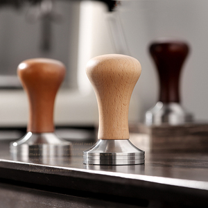 Prensador de Café Espresso con Mango de Madera, Base Plana de Hierro, Económico, Herramientas Profesionales para Baristas - Product Image 3
