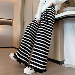 <span class=keywords><strong>Pantaloni</strong></span> larghi <span class=keywords><strong>in</strong></span> <span class=keywords><strong>maglia</strong></span> a righe bianche dritte a vita alta da donna alla moda - Product Image 1